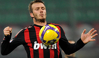 Бекхэм приблизил "Милан" к "Ювентусу" Бекхэм приблизил "Милан" к "Ювентусу"