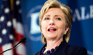 Хиллари Клинтон грозит увольнение Хиллари Клинтон грозит увольнение