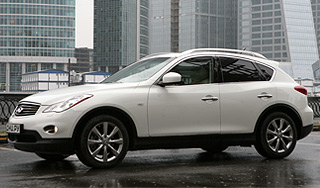 Дни.Ру протестировали новый Infiniti EX Дни.Ру протестировали новый Infiniti EX
