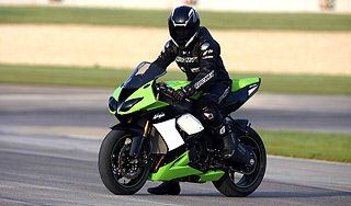 Kawasaki обновил модельный ряд к 2009 году Kawasaki обновил модельный ряд к 2009 году