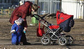 Молодым мамам увеличат отпуск Молодым мамам увеличат отпуск