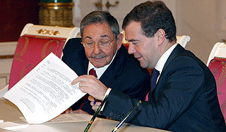 Россия и Куба подтвердили "дружбу на века" Россия и Куба подтвердили "дружбу на века"