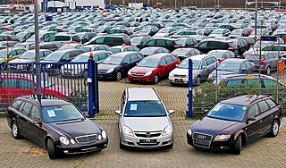 Двухлетние иномарки продают за полцены Двухлетние иномарки продают за полцены