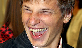 Аршавин подписал контракт с "Арсеналом" Аршавин подписал контракт с "Арсеналом"