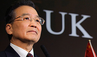 В Кембридже напали на премьера Китая В Кембридже напали на премьера Китая