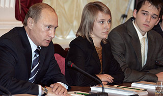 Путин поможет молодежи жильем Путин поможет молодежи жильем