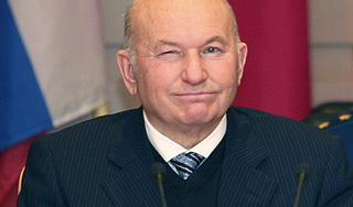 Лужков спасет Москву от роста цен овощами Лужков спасет Москву от роста цен овощами