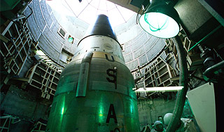 Обама избавляется от ядерного щита США Обама избавляется от ядерного щита США