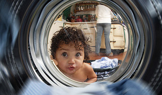 Девочка погибла в стиральной машине Девочка погибла в стиральной машине