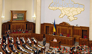 Украинцы перекрыли дорогу к Верховной Раде Украинцы перекрыли дорогу к Верховной Раде