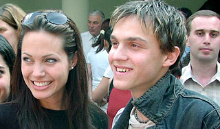 Неповторимый ужин Джоли и солиста "Челси" Неповторимый ужин Джоли и солиста "Челси"