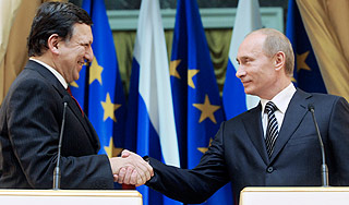 Путин просит Европу присмотреть за Киевом Путин просит Европу присмотреть за Киевом