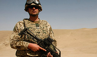 Солдаты НАТО расстреляли мирную семью Солдаты НАТО расстреляли мирную семью