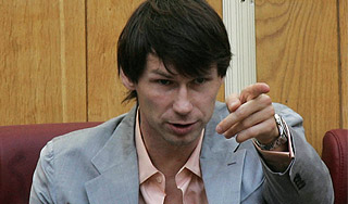 Егор Титов засудил "Химки" Егор Титов засудил "Химки"