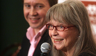 Марина Влади оживила Высоцкого в театре Марина Влади оживила Высоцкого в театре