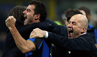 "Интер" выкинул "Милан" из борьбы за золото "Интер" выкинул "Милан" из борьбы за золото