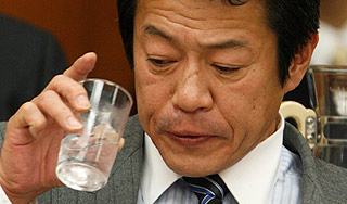 Министр на саммите G7 опьянел от лекарства Министр на саммите G7 опьянел от лекарства