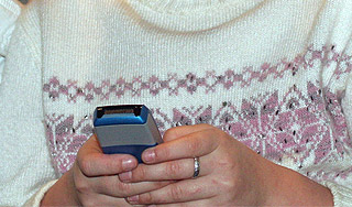 Школьница для видео избила девочку Школьница для видео избила девочку