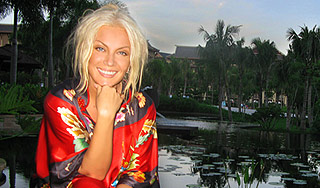 Таисию Повалий преследует неизвестный Таисию Повалий преследует неизвестный