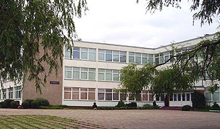 В Литве угрожают взорвать русскую гимназию В Литве угрожают взорвать русскую гимназию