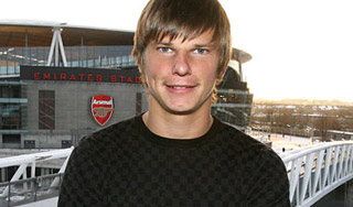 "Арсенал" объявил дату дебюта Аршавина "Арсенал" объявил дату дебюта Аршавина