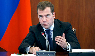 Медведев назвал "плюсы" кризиса Медведев назвал "плюсы" кризиса