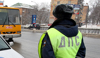 В Москве машина сбила людей на тротуаре В Москве машина сбила людей на тротуаре