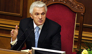 Украину втягивают в политическую войну Украину втягивают в политическую войну