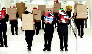 Жители США разоряются и теряют работу Жители США разоряются и теряют работу