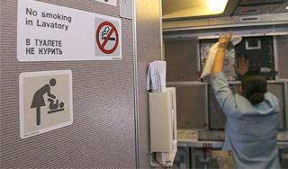 Туалеты в самолетах станут платными Туалеты в самолетах станут платными