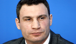 Кличко отказался биться с россиянином Кличко отказался биться с россиянином