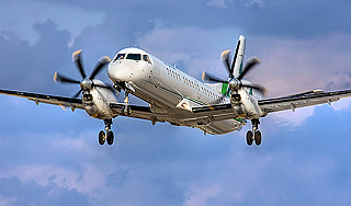 Пассажирский лайнер сел без шасси Пассажирский лайнер сел без шасси