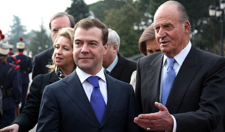 Медведеву вручили "ключ" от Мадрида Медведеву вручили "ключ" от Мадрида