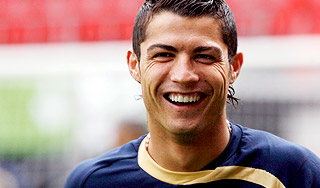 Роналду предложили 10 млн в неделю Роналду предложили 10 млн в неделю