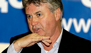 Кто приставил нож к горлу Хиддинка Кто приставил нож к горлу Хиддинка