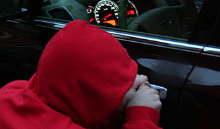 Барсеточники атаковали владельцев иномарок Барсеточники атаковали владельцев иномарок