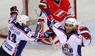 Кубок Гагарина стартовал сенсациями Кубок Гагарина стартовал сенсациями