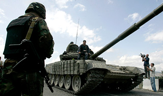 Грузия стянула военных к Южной Осетии Грузия стянула военных к Южной Осетии