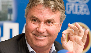 Хиддинк в восторге от игры сборников Хиддинк в восторге от игры сборников