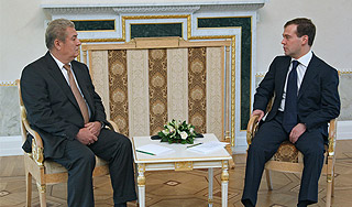 Медведев похвалил отношения с Молдавией Медведев похвалил отношения с Молдавией