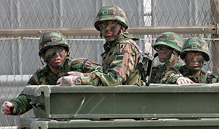 Южная Корея ждет нападения с Севера Южная Корея ждет нападения с Севера