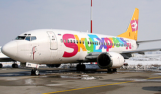 У Boeing 737 в полете треснуло стекло У Boeing 737 в полете треснуло стекло