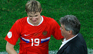 Аршавин и Павлюченко угрожают Хиддинку Аршавин и Павлюченко угрожают Хиддинку