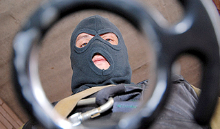 В спецоперации в Махачкале ранен прохожий В спецоперации в Махачкале ранен прохожий