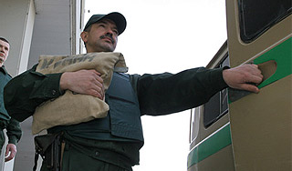 В Петербурге ограбили инкассаторов В Петербурге ограбили инкассаторов