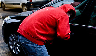 Барсеточник ограбил вдову Юрия Айзеншписа Барсеточник ограбил вдову Юрия Айзеншписа