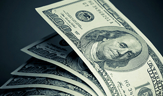 Падение доллара вызвало рост цен на нефть Падение доллара вызвало рост цен на нефть