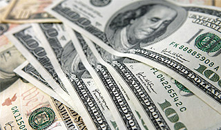 Доллар начал быстрый рост Доллар начал быстрый рост