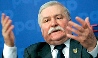 Бывший президент Польши устроил шантаж Бывший президент Польши устроил шантаж