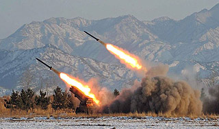 КНДР обещает сбивать самолеты США КНДР обещает сбивать самолеты США